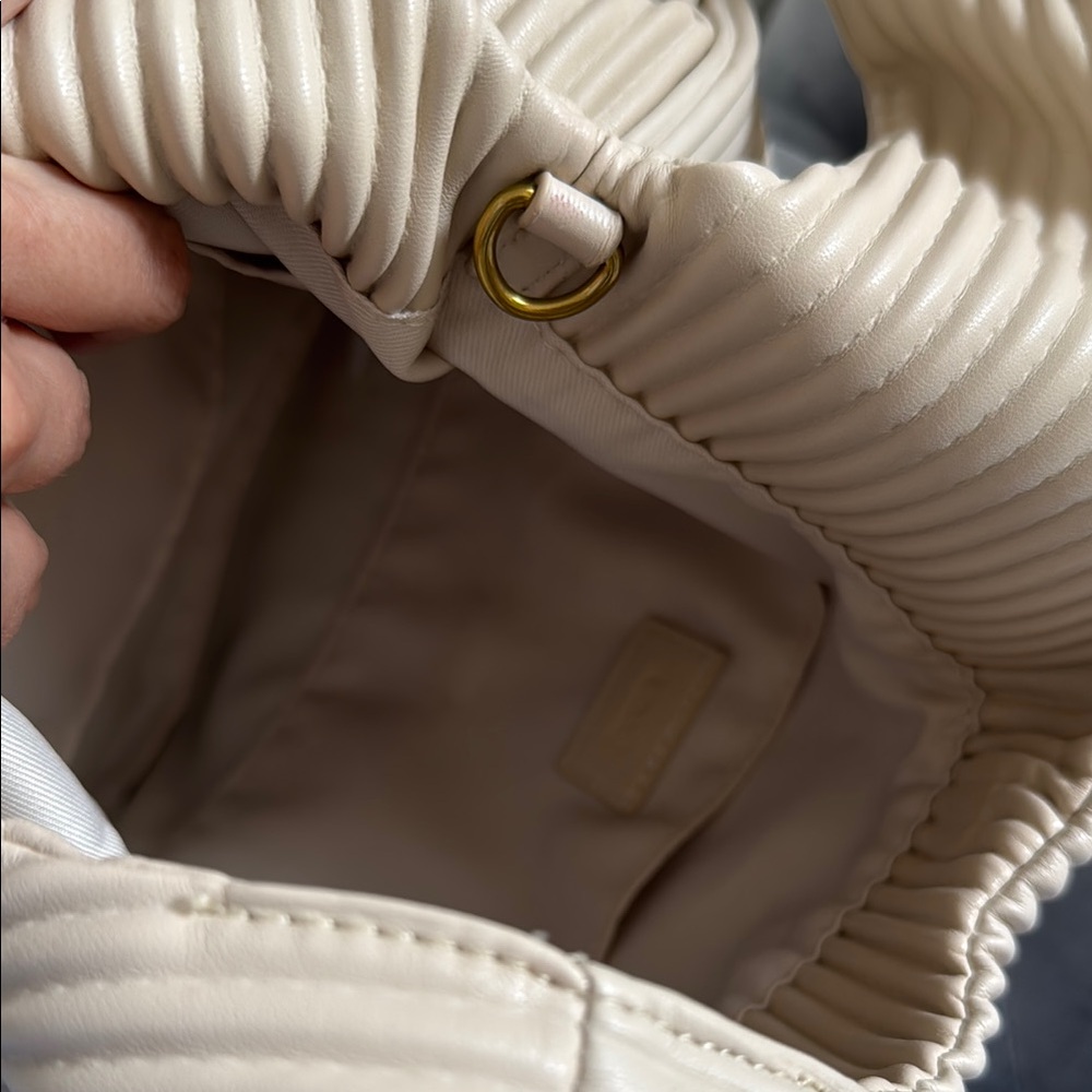 Cream Vegan leather Pleated Knot Bag - Picture 4 of 7